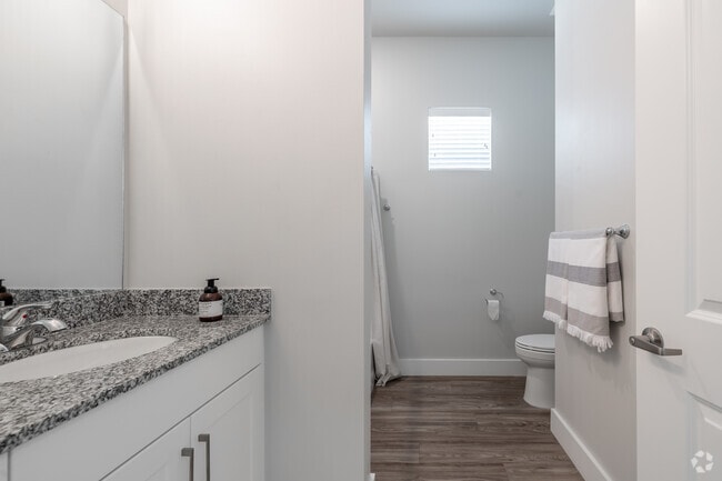 3BR, 2BA - 1225SF - Shared Bathroom