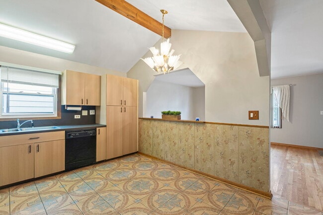 Photo - 933 Ridge Ave