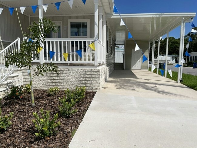 Photo - 15666 49th St N