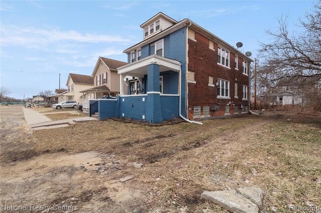 Photo - 767 Navahoe St