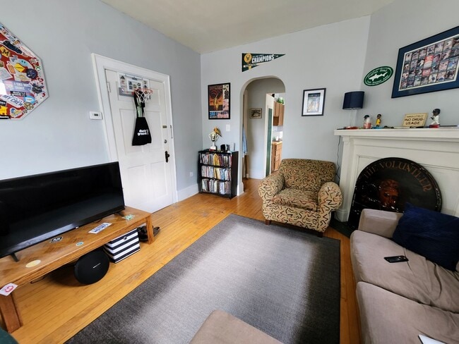 Photo - 2206 E Locust St