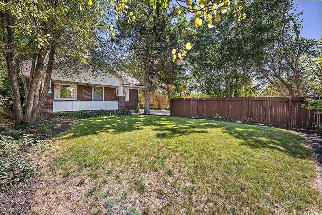 Building Photo - 1870 E 3900 S