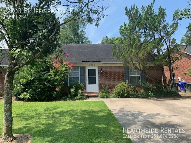 Building Photo - 2703 Bluff View Dr