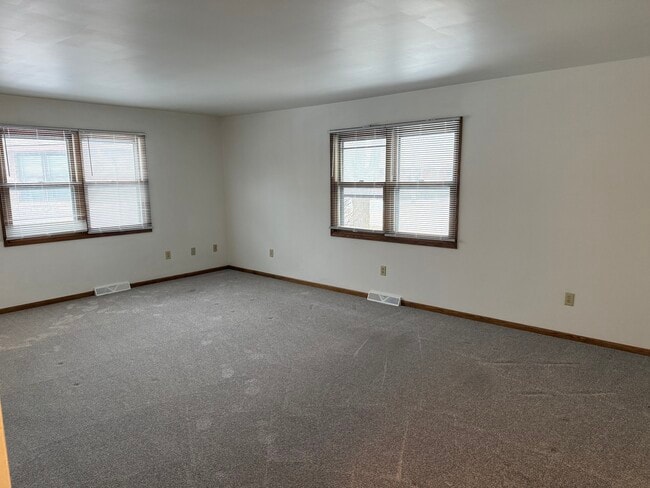 Photo - 315 Carriage Dr