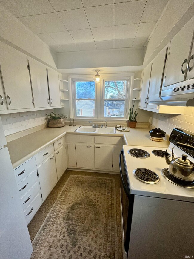 Photo - 201 W Church Ln