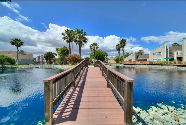 Photo - 2007 Sand Point Rd