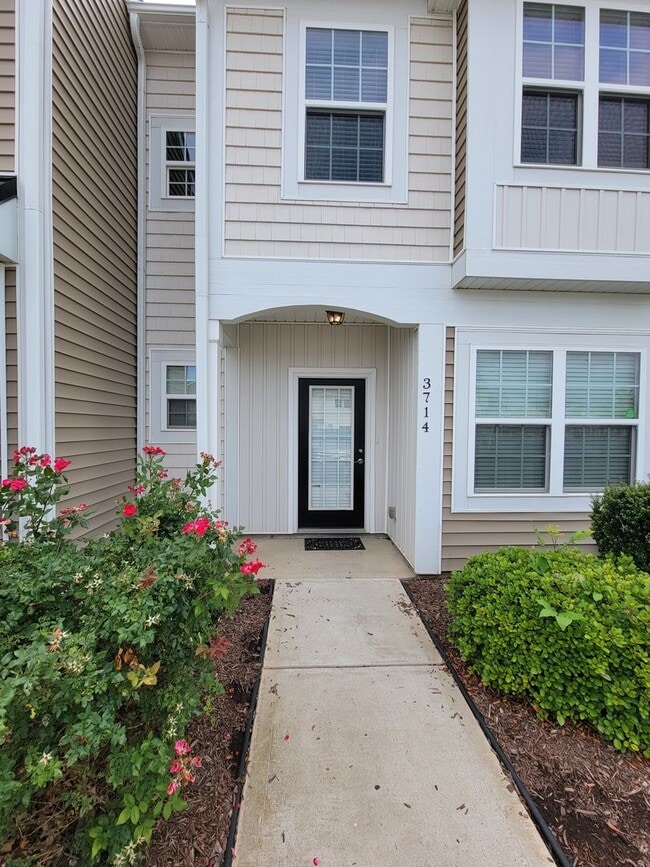 Spacious 3BR/2 BA Townhome Located in Caba... - Spacious 3BR/2 BA Townhome Located in Caba...
