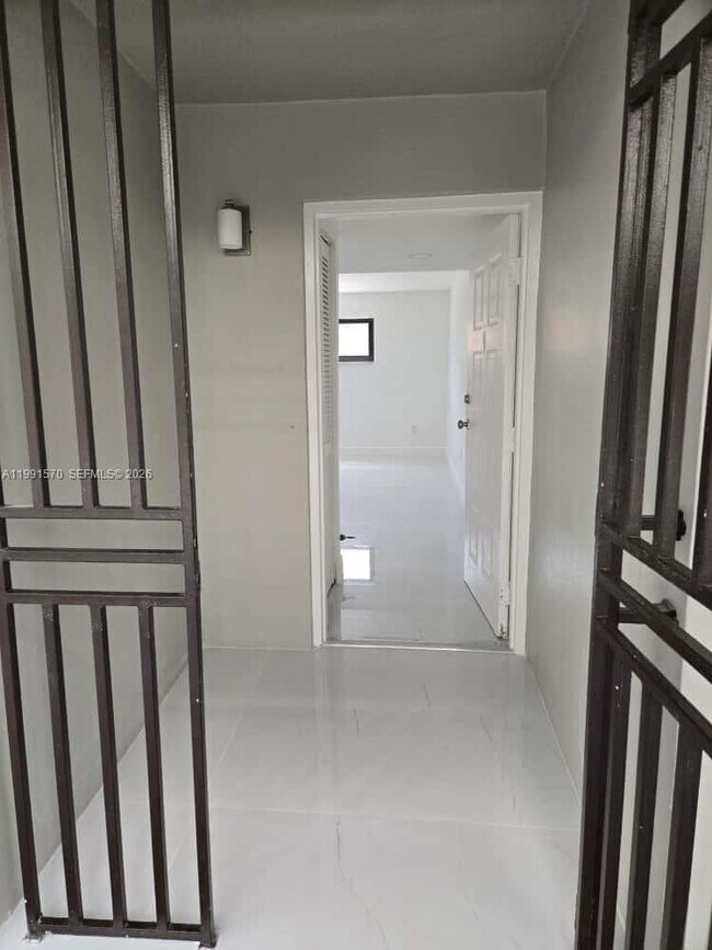 Photo - 5 Olive Dr Unit 9