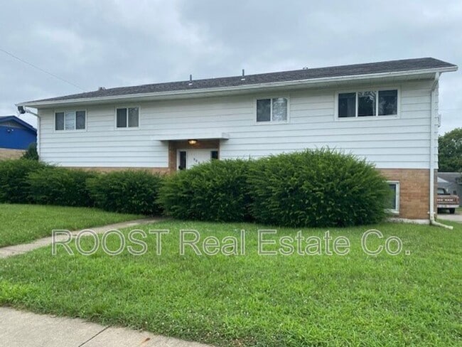 Building Photo - 906 W Lake Ave Rental
