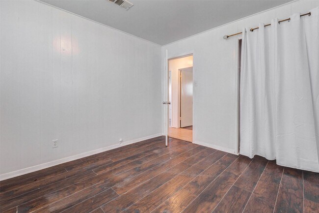 Photo - 3513 Bloomfield St