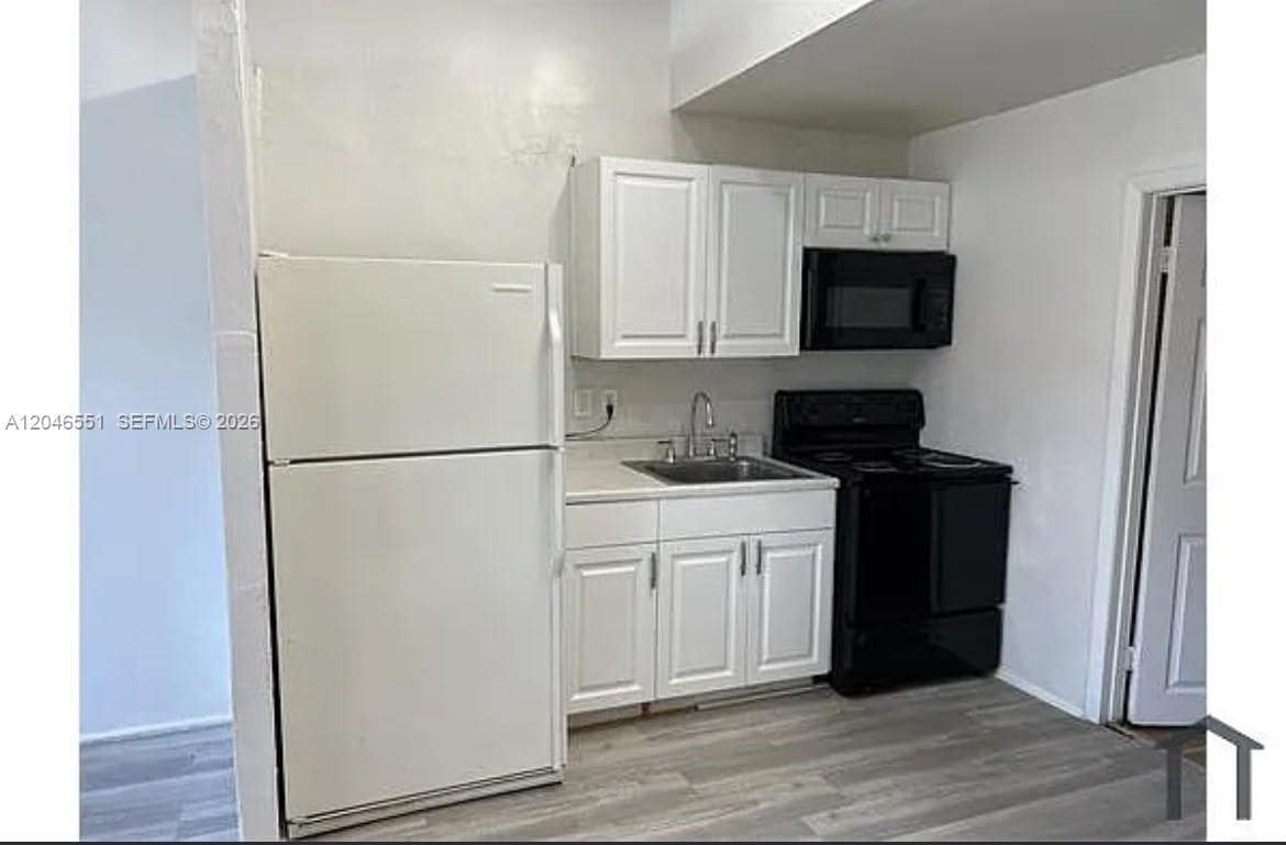 Photo - 2205 Roosevelt St Unit 2