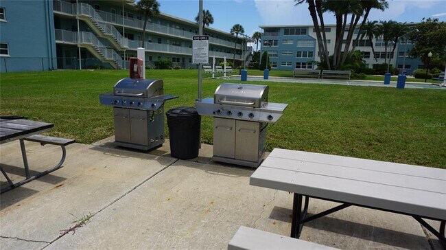 Building Photo - 300 64th Ave Unit 322