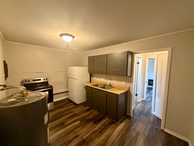 Photo - 616-622 14th St Quadplex
