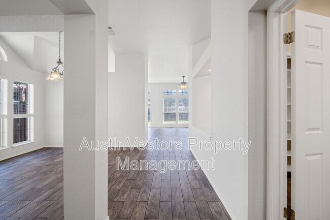 Photo - 119 Tanner Cir