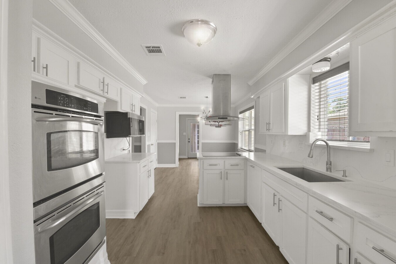 Photo - 15710 Creekhaven Dr