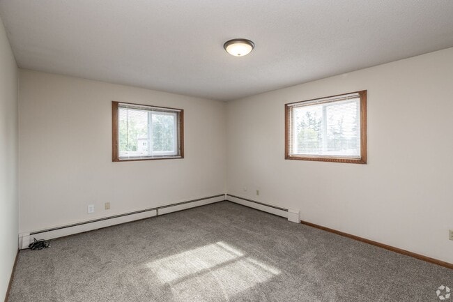 Four Seasons Apartments