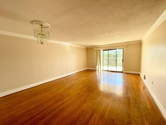 Photo - Middleborough Condominiums.