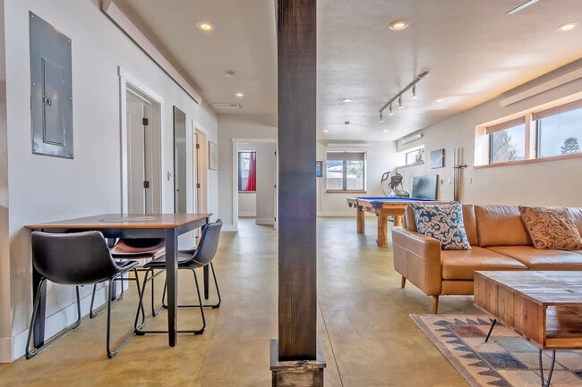 Building Photo - 73 N Beryl Ave Unit ID1310713P Rental