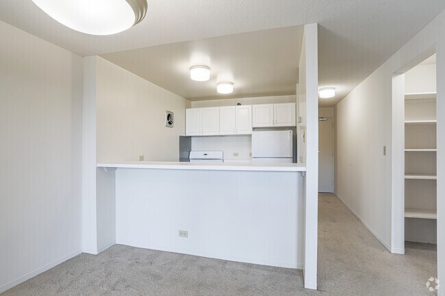 Convertible 1 BR - Dining Room/Kitchen