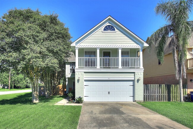 Photo - 711 Cien Rd House