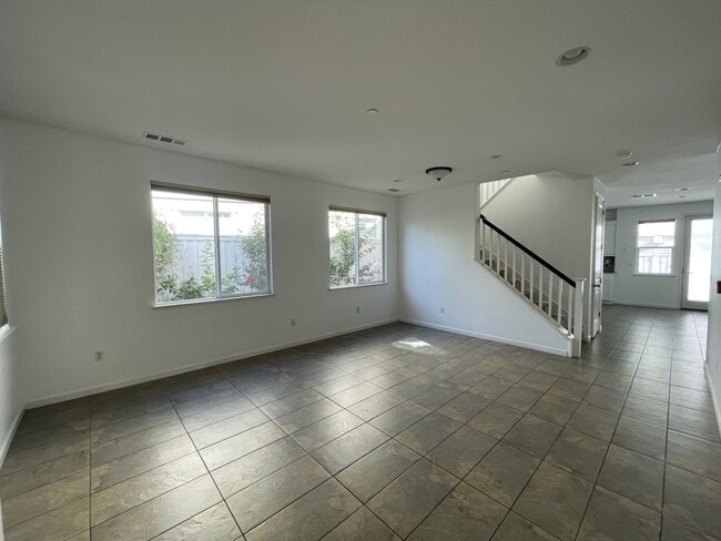 Photo - 1348 Encore Dr