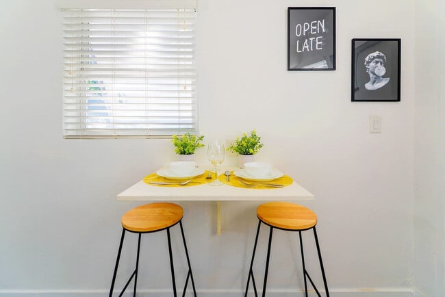 Photo - 515 NE 82nd St Unidad FL1-ID1022261P