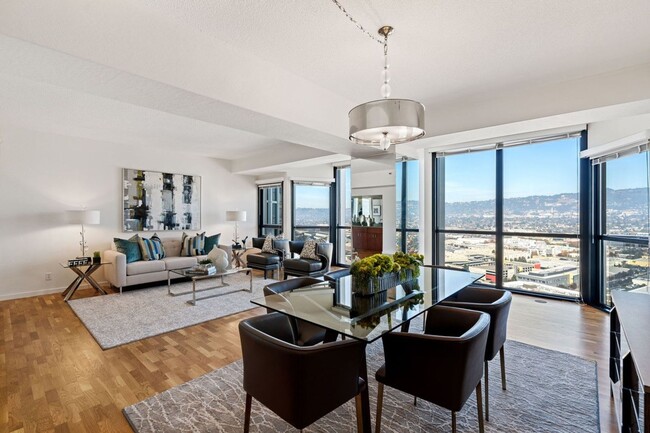 GORGEOUS Views from the 28th Floor in this... - GORGEOUS Views from the 28th Floor in this... Unidad 2825 Rental