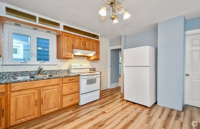 Building Photo - 27 Brook St Rental