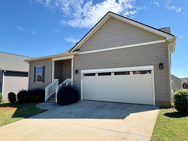 Photo - 211 Crooked Cedar Way