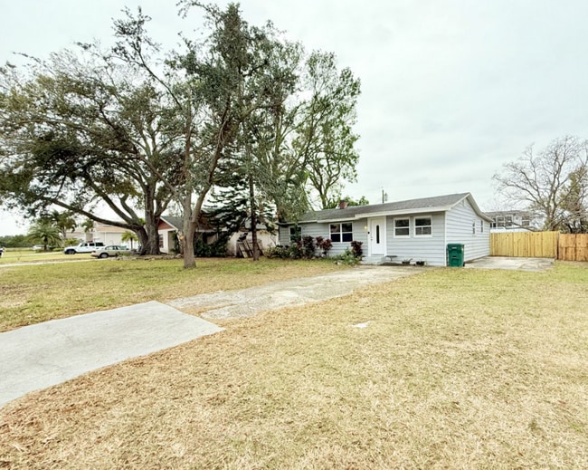 Photo - 7150 79th St N