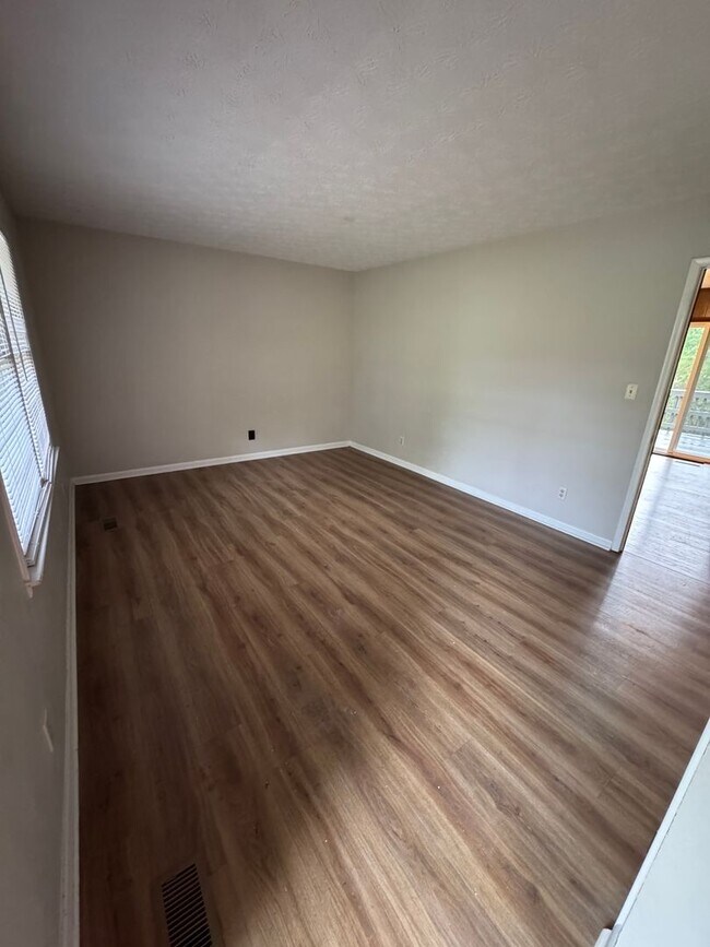 Photo - 1215 Wildoak Dr