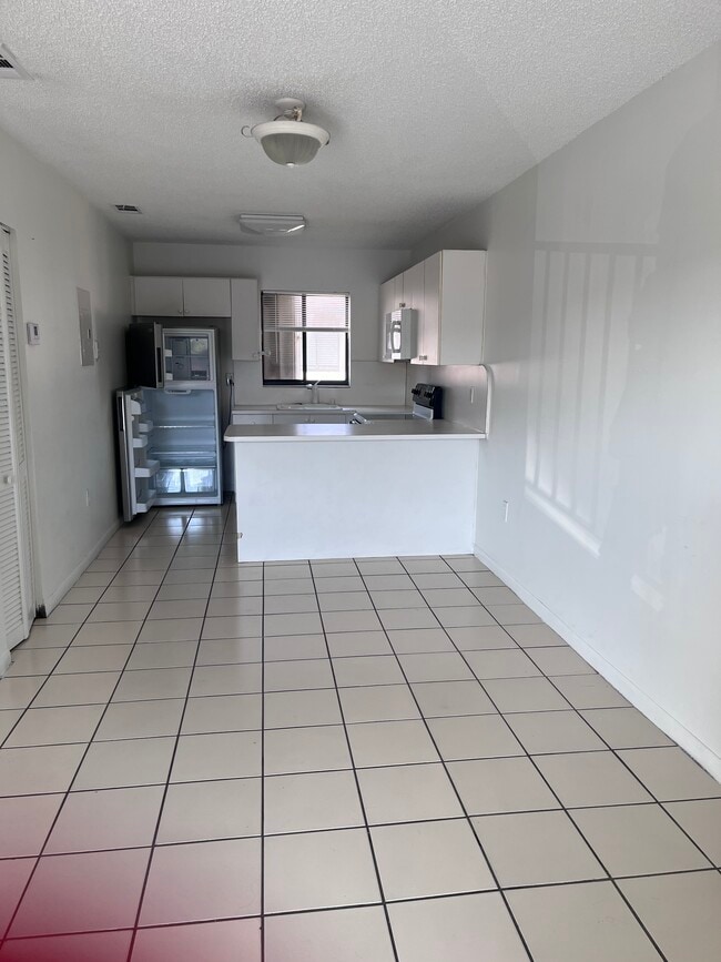 Photo - 2348 W 56th St Unit 15