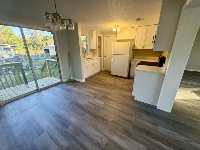 Photo - 403 Tillman Ave SW