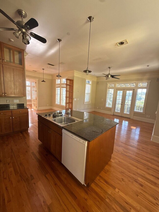 820 St Michael St Unit 102