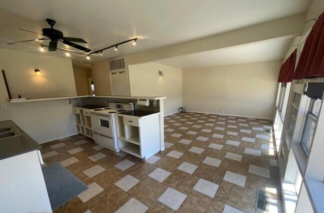 Photo - 3 Bed 1 Bath in Clapp Park