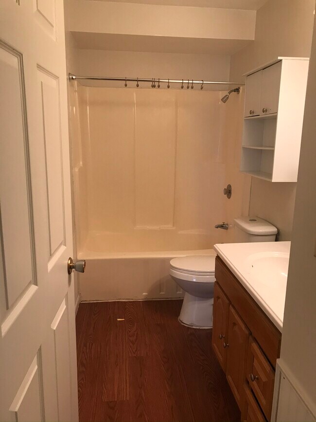 Photo - 909 E Vine St Unit #104