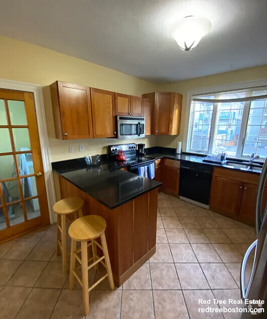 Building Photo - 27R Albion St Unit 2 Rental