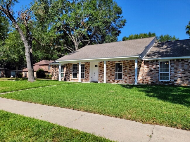 Photo - 11926 Stillwater Dr