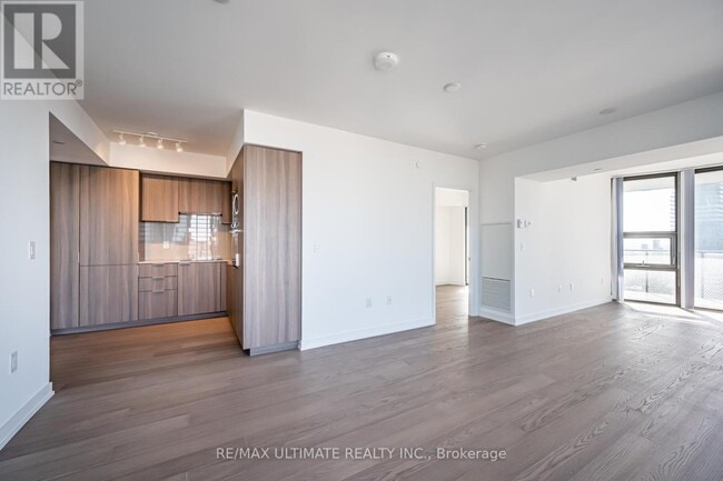 Photo - 11 Wellesley St W Unité 3405