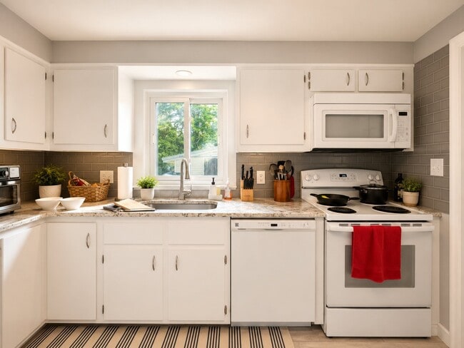 Photo - 35 Sumac St