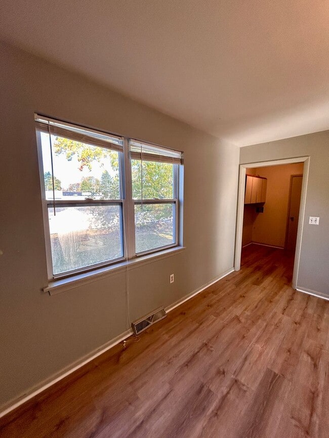 Photo - 3 Bed 2 bath Townhouse In Manchester York