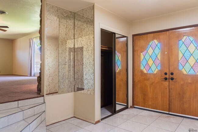 Photo - 2101 W 25th St