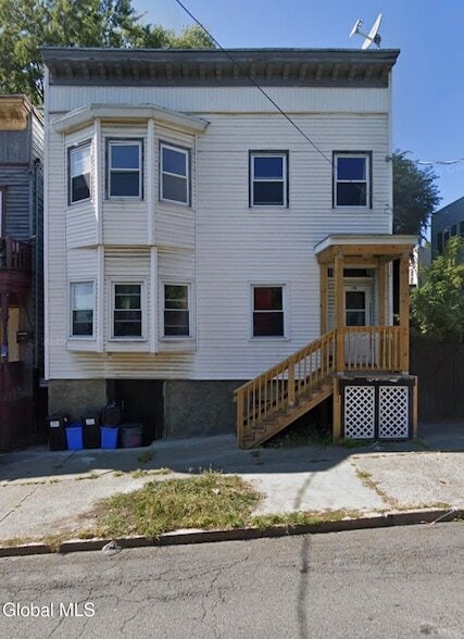 Building Photo - 65 Lark St Unit 1