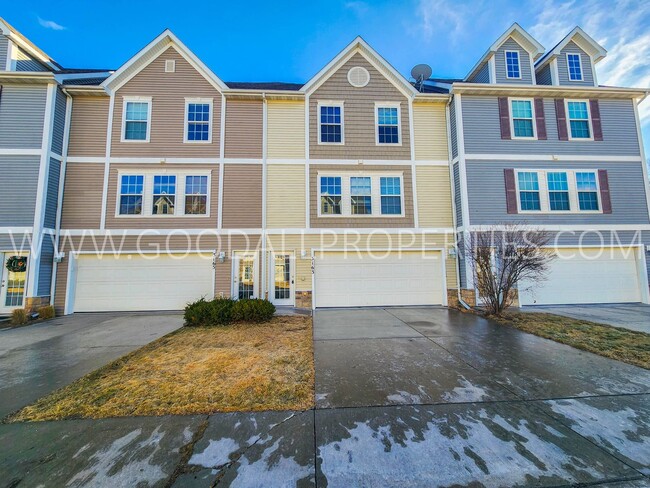 2 Bedroom, 2 Bath Townhome just off of 2nd... - 2 Bedroom, 2 Bath Townhome just off of 2nd...