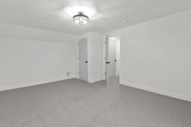 Photo - 6 Roundwood Ln