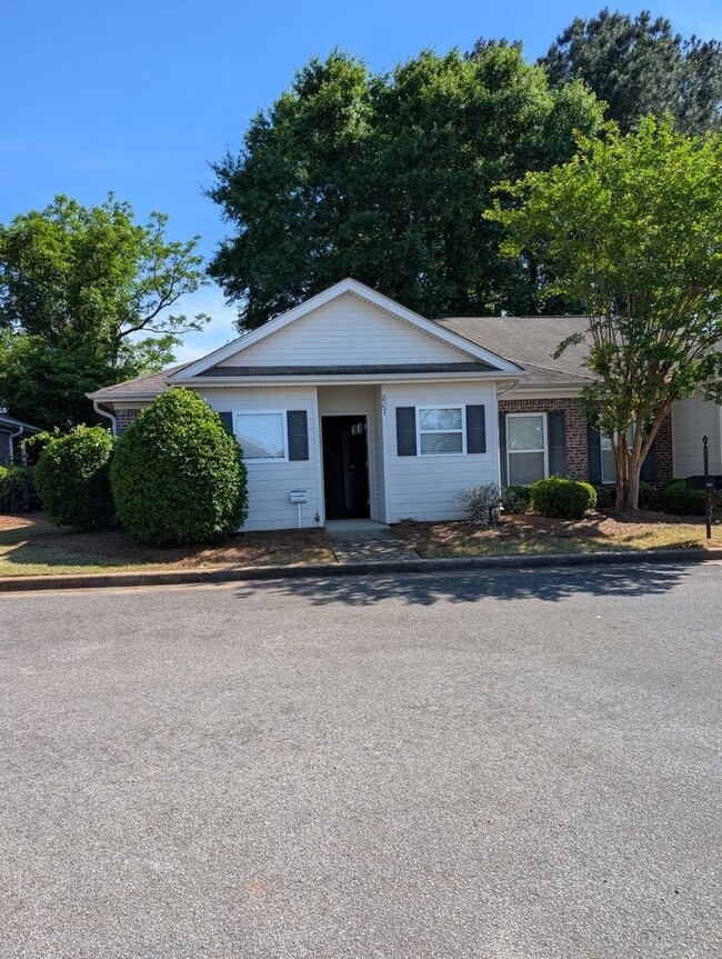 Photo - 807 Harvard Dr