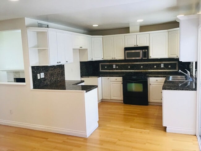 Photo - Newbury Park 4 bedroom