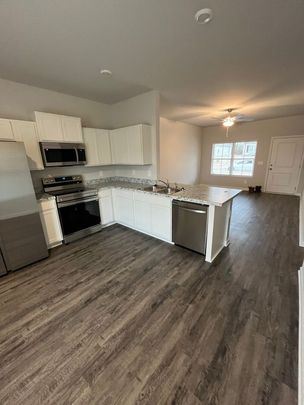 Photo - 154 Olde Hearth Rd