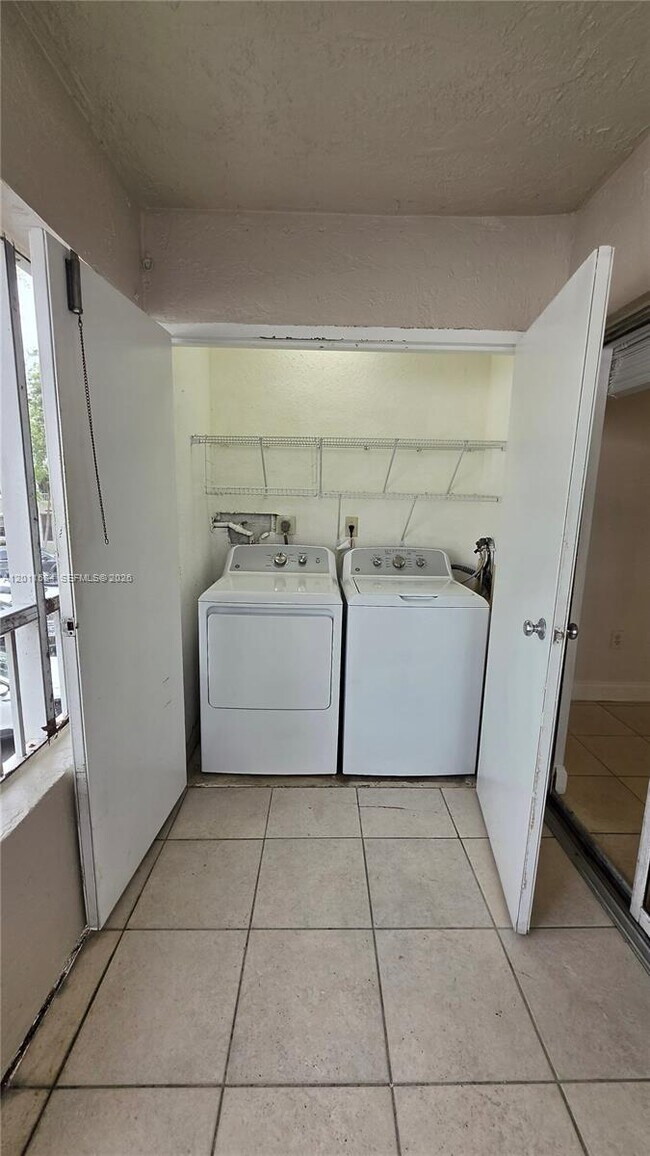 Photo - 2880 N Oakland Forest Dr Unit 214