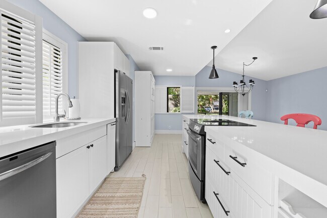 Photo - 3937 Arelia Dr N